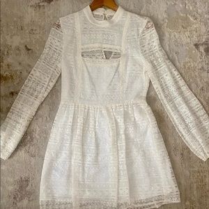 NWT BEAUTIFUL BCBG WHITE LACE DRESS